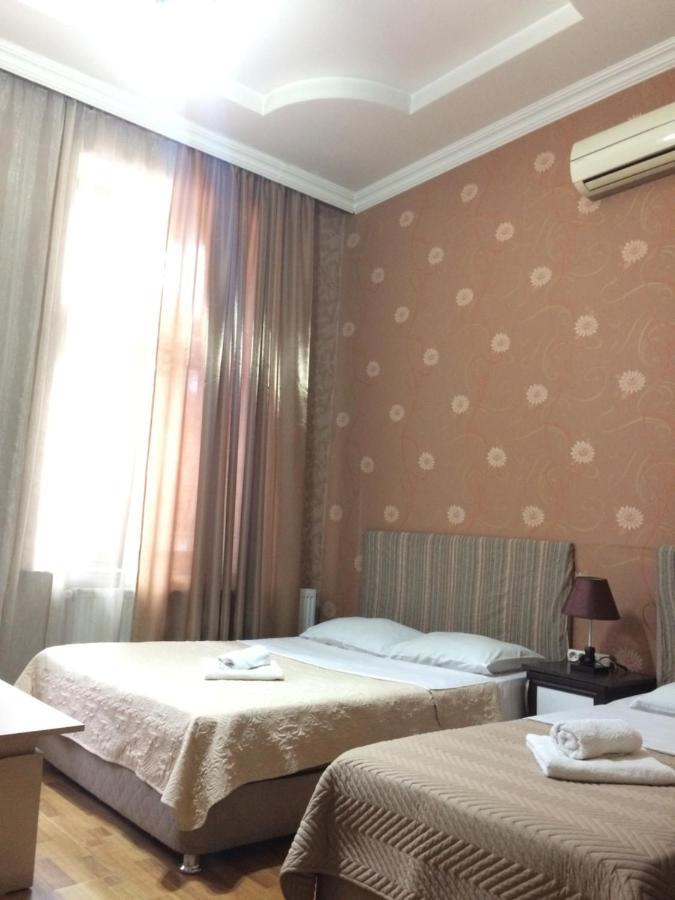 Hotel Albatros Batumi Exterior photo