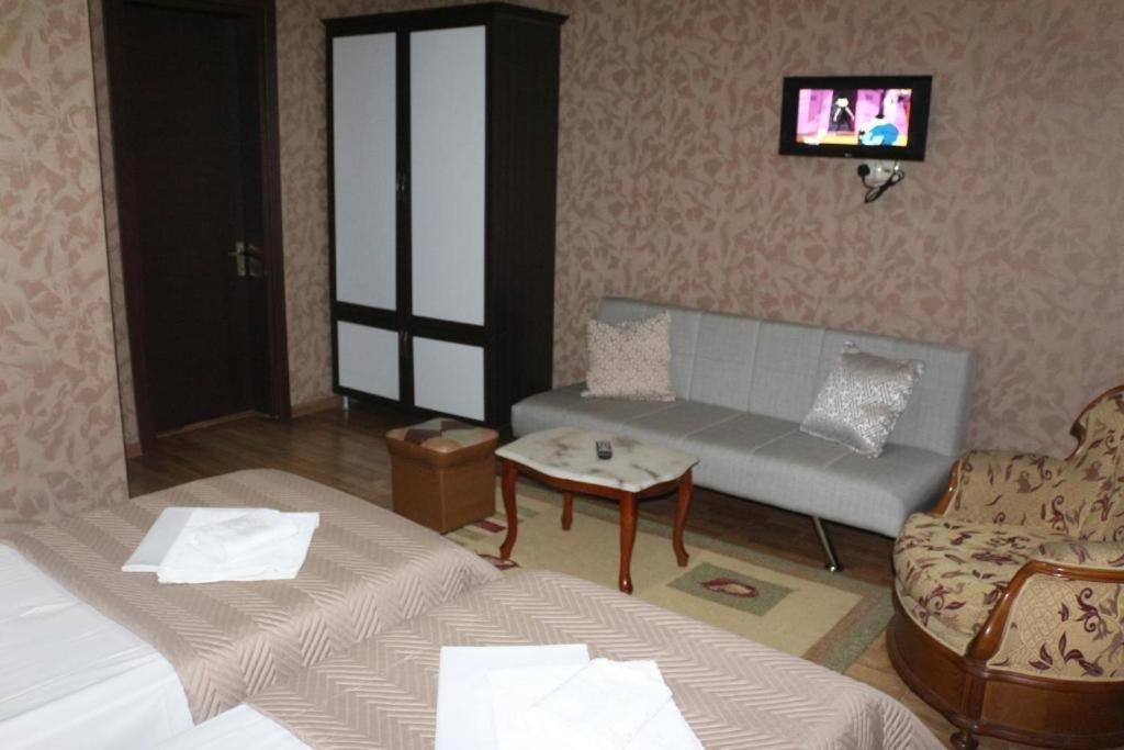 Hotel Albatros Batumi Exterior photo