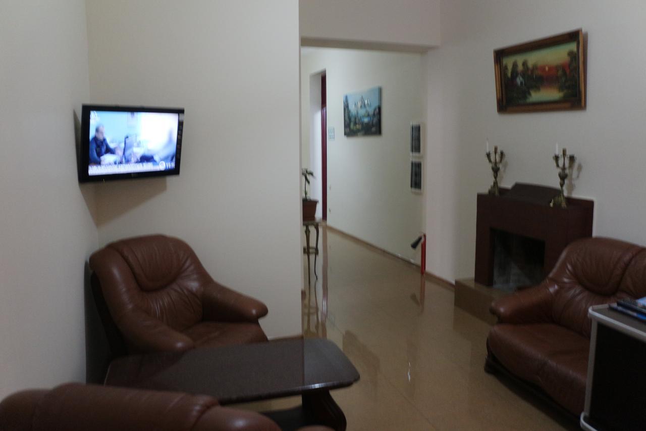 Hotel Albatros Batumi Exterior photo